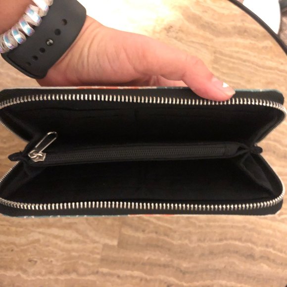 American Wallet - Picture 3 of 4